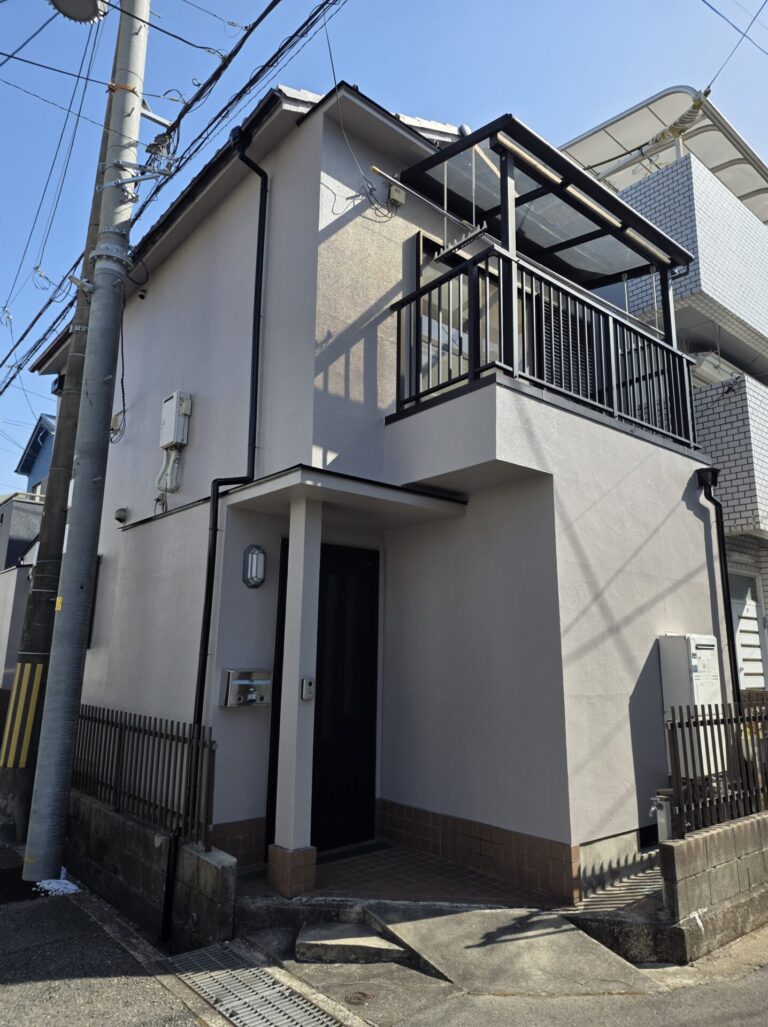 【川西市】外壁塗装・屋根塗装工事｜クラック補修跡を美しく改善し、新築のような仕上がりへ【A様邸】